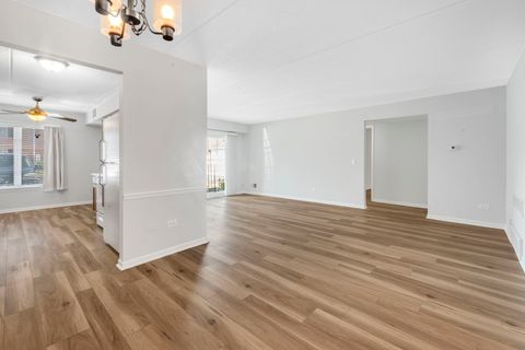 Tiny photo for 322 Park Avenue #2A, Clarendon Hills, IL 60514 (MLS # 12473749)