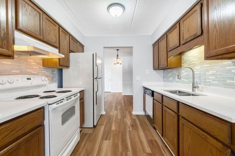 Tiny photo for 322 Park Avenue #2A, Clarendon Hills, IL 60514 (MLS # 12473749)