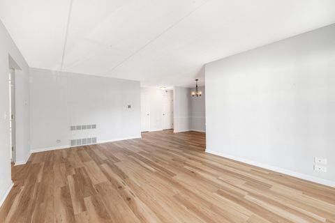 Tiny photo for 322 Park Avenue #2A, Clarendon Hills, IL 60514 (MLS # 12473749)