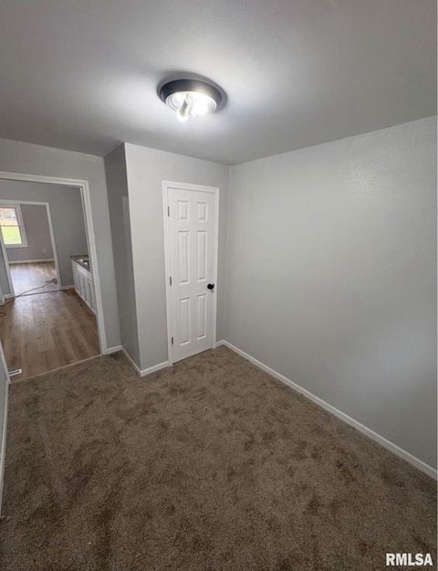 Tiny photo for 618 S McLeansboro Street, Benton, IL 62812 (MLS # EB460658)