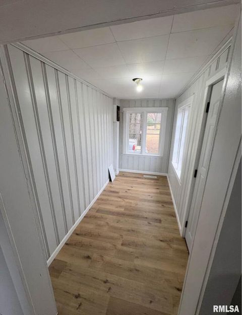 Tiny photo for 618 S McLeansboro Street, Benton, IL 62812 (MLS # EB460658)