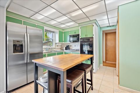 Tiny photo for 320 Harmony Drive, North Aurora, IL 60542 (MLS # 12481186)