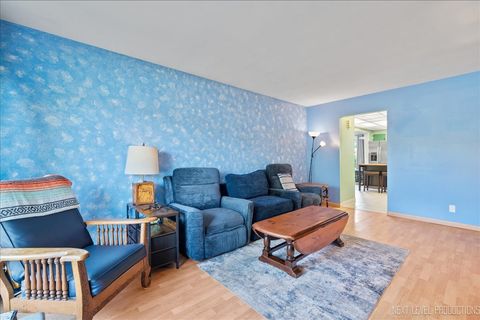 Tiny photo for 320 Harmony Drive, North Aurora, IL 60542 (MLS # 12481186)