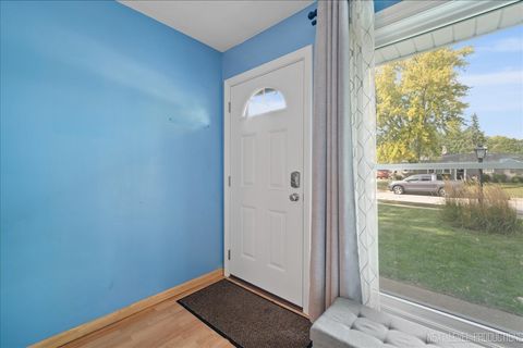 Tiny photo for 320 Harmony Drive, North Aurora, IL 60542 (MLS # 12481186)