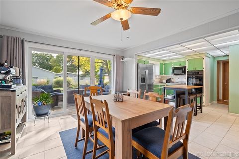 Tiny photo for 320 Harmony Drive, North Aurora, IL 60542 (MLS # 12481186)