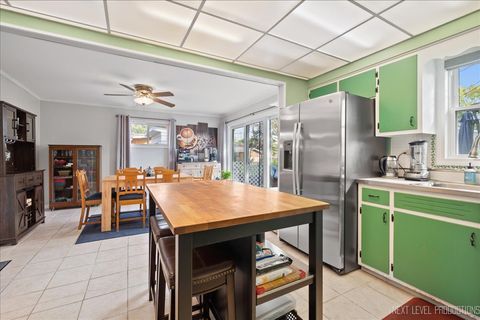 Tiny photo for 320 Harmony Drive, North Aurora, IL 60542 (MLS # 12481186)