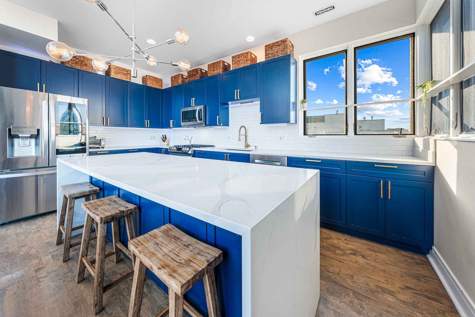 956 N Wood Street PH