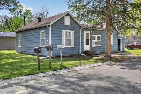 Tiny photo for 822 W Kennicott Street, Carbondale, IL 62901 (MLS # 12617811)