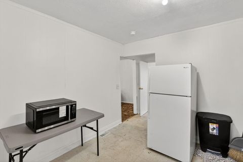 Tiny photo for 822 W Kennicott Street, Carbondale, IL 62901 (MLS # 12617811)