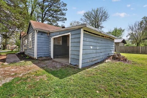 Tiny photo for 822 W Kennicott Street, Carbondale, IL 62901 (MLS # 12617811)