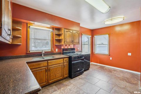 Tiny photo for 5001 NORTHWEST Boulevard, Davenport, IA 52806 (MLS # QC4269770)