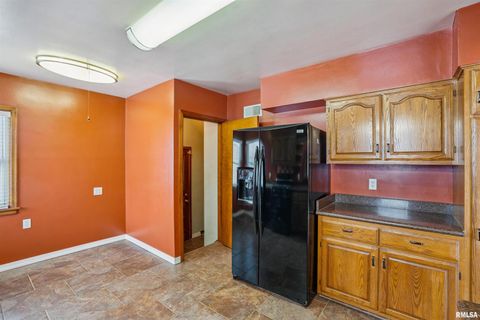 Tiny photo for 5001 NORTHWEST Boulevard, Davenport, IA 52806 (MLS # QC4269770)