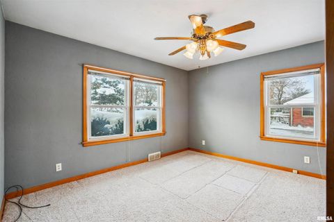 Tiny photo for 5001 NORTHWEST Boulevard, Davenport, IA 52806 (MLS # QC4269770)