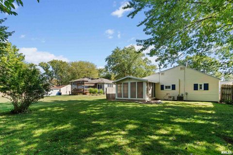 Tiny photo for 1501 43RD Street, Moline, IL 61265 (MLS # QC4269236)