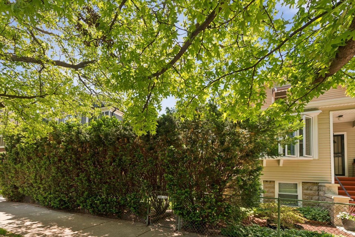 4924 N Seeley Ave, Chicago, IL, 60625, USA, 3 Bedrooms Bedrooms, ,3 BathroomsBathrooms,Residential,Pending,4924 N Seeley Ave,12646481