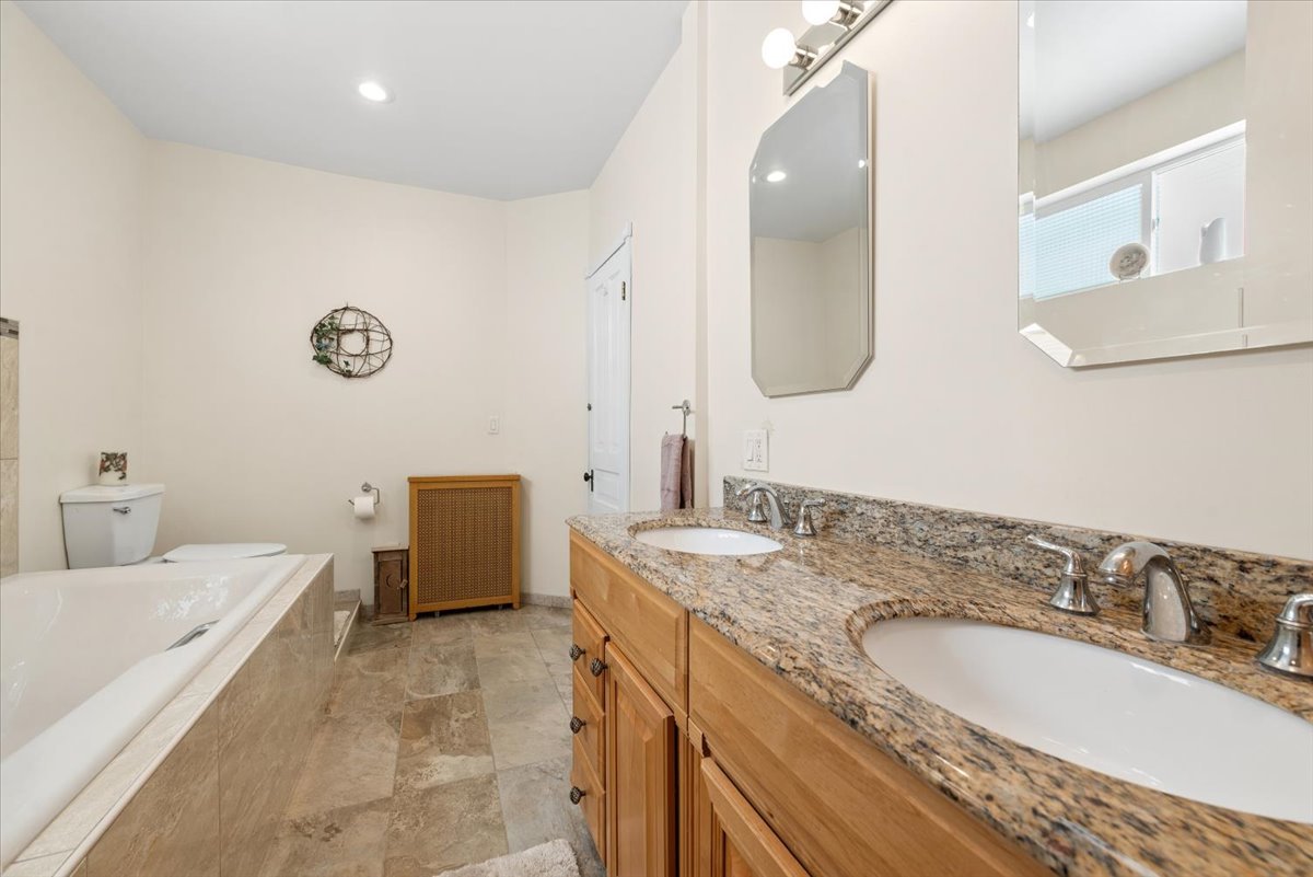 4924 N Seeley Ave, Chicago, IL, 60625, USA, 3 Bedrooms Bedrooms, ,3 BathroomsBathrooms,Residential,Pending,4924 N Seeley Ave,12646481