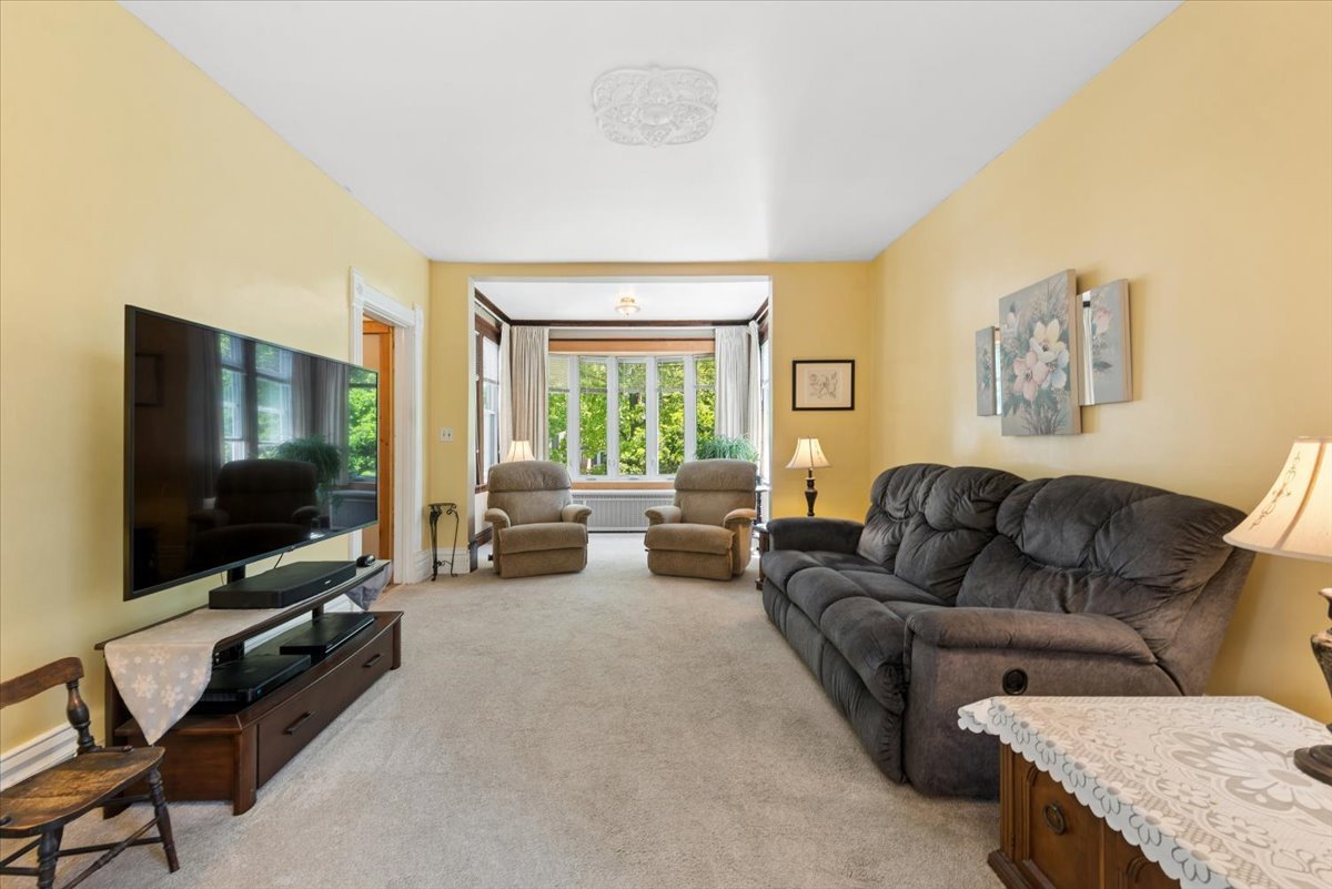 4924 N Seeley Ave, Chicago, IL, 60625, USA, 3 Bedrooms Bedrooms, ,3 BathroomsBathrooms,Residential,Pending,4924 N Seeley Ave,12646481