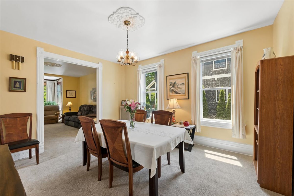 4924 N Seeley Ave, Chicago, IL, 60625, USA, 3 Bedrooms Bedrooms, ,3 BathroomsBathrooms,Residential,Pending,4924 N Seeley Ave,12646481