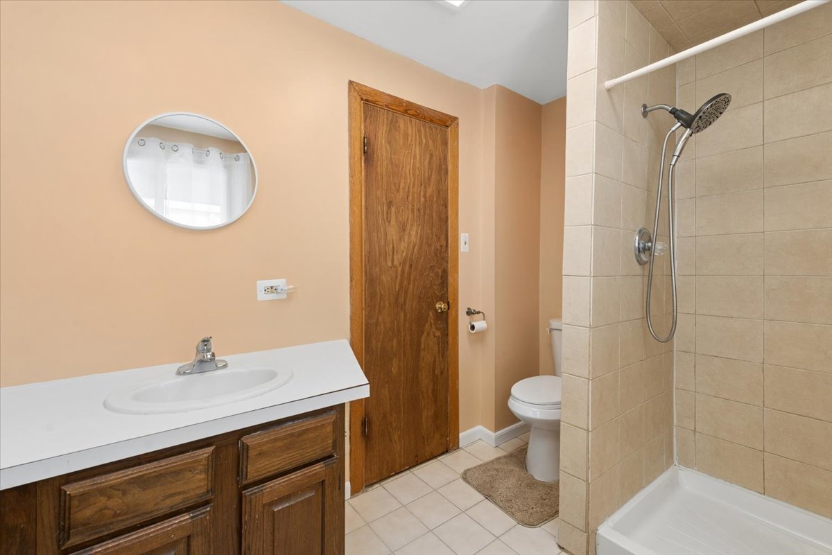 4924 N Seeley Ave, Chicago, IL, 60625, USA, 3 Bedrooms Bedrooms, ,3 BathroomsBathrooms,Residential,Pending,4924 N Seeley Ave,12646481
