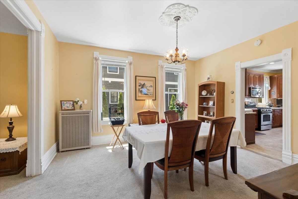 4924 N Seeley Ave, Chicago, IL, 60625, USA, 3 Bedrooms Bedrooms, ,3 BathroomsBathrooms,Residential,Pending,4924 N Seeley Ave,12646481