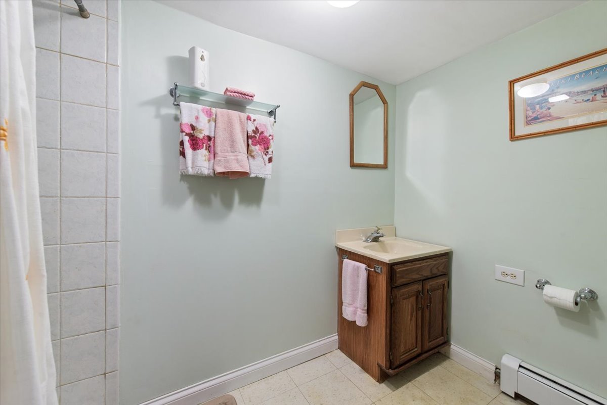 4924 N Seeley Ave, Chicago, IL, 60625, USA, 3 Bedrooms Bedrooms, ,3 BathroomsBathrooms,Residential,Pending,4924 N Seeley Ave,12646481