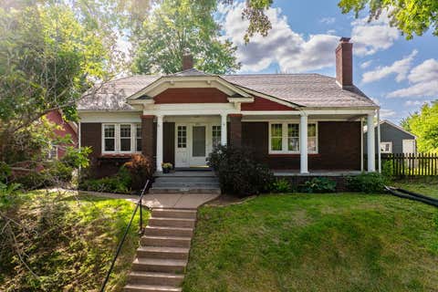 Photo of 2516 Middle Road, Davenport, IA 52803 (MLS # 12712893)
