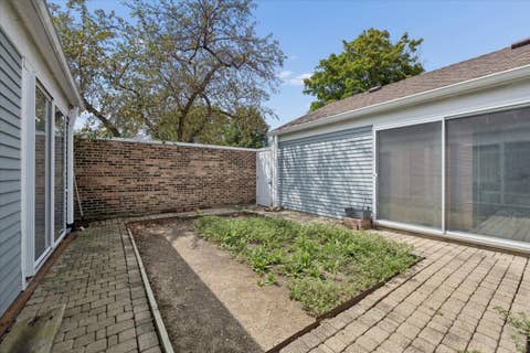 Tiny photo for 2 Pepperell On Asbury, Rolling Meadows, IL 60008 (MLS # 12731708)