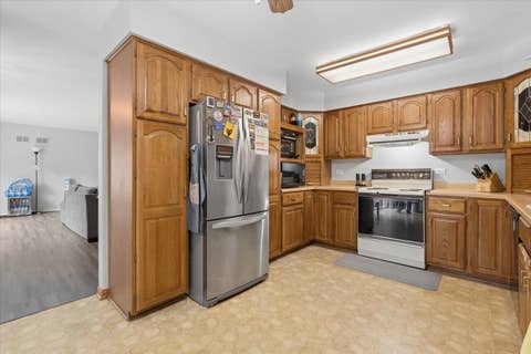Tiny photo for 2 Pepperell On Asbury, Rolling Meadows, IL 60008 (MLS # 12731708)