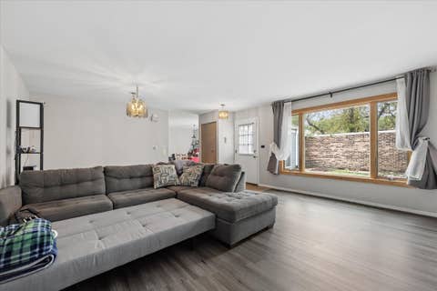 Tiny photo for 2 Pepperell On Asbury, Rolling Meadows, IL 60008 (MLS # 12731708)