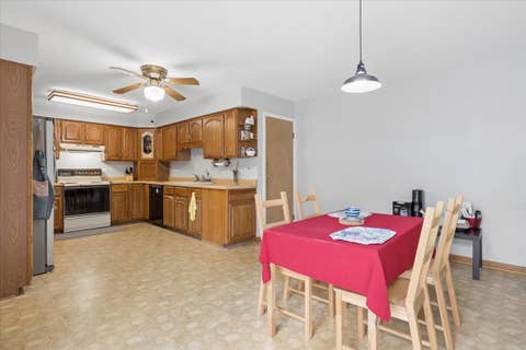 Tiny photo for 2 Pepperell On Asbury, Rolling Meadows, IL 60008 (MLS # 12731708)