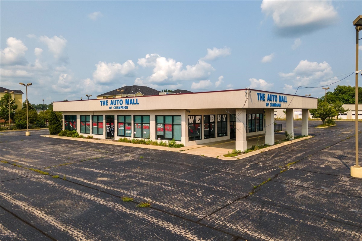 Photo 1 of 12 — 1910 Moreland Boulevard, Champaign, IL 61822