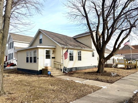 Tiny photo for 420 Adams Street, Ottawa, IL 61350 (MLS # 12584417)