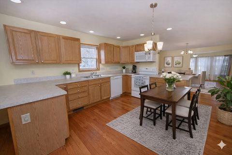 Tiny photo for 420 Adams Street, Ottawa, IL 61350 (MLS # 12584417)