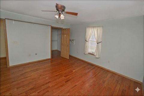 Tiny photo for 420 Adams Street, Ottawa, IL 61350 (MLS # 12584417)