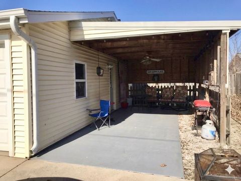 Tiny photo for 420 Adams Street, Ottawa, IL 61350 (MLS # 12584417)