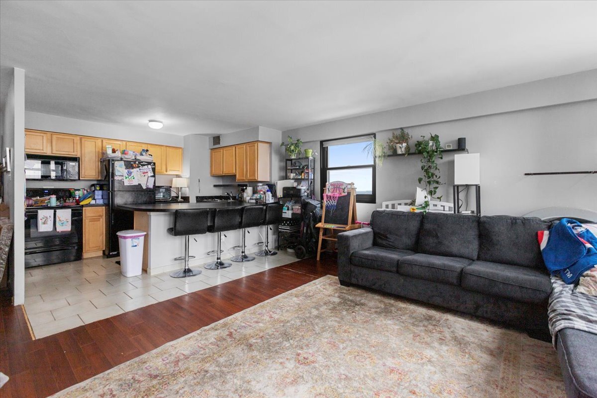 6030 N Sheridan Road 2112