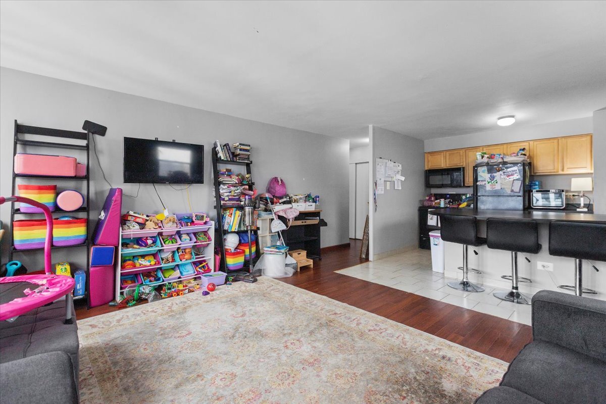 6030 N Sheridan Road 2112