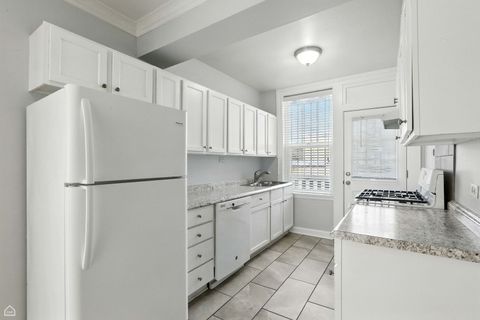 Tiny photo for 6214 N Mozart Street #3E, Chicago, IL 60659 (MLS # 12444988)