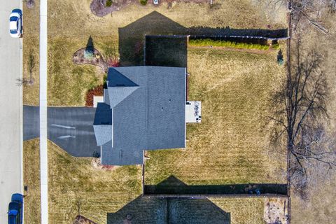 Tiny photo for 2110 Silver Leaf Drive, Island Lake, IL 60042 (MLS # 12578525)