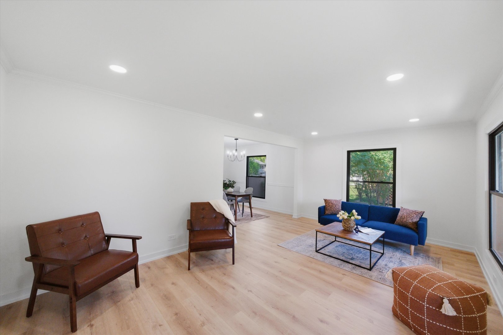 12 W Pickwick Road