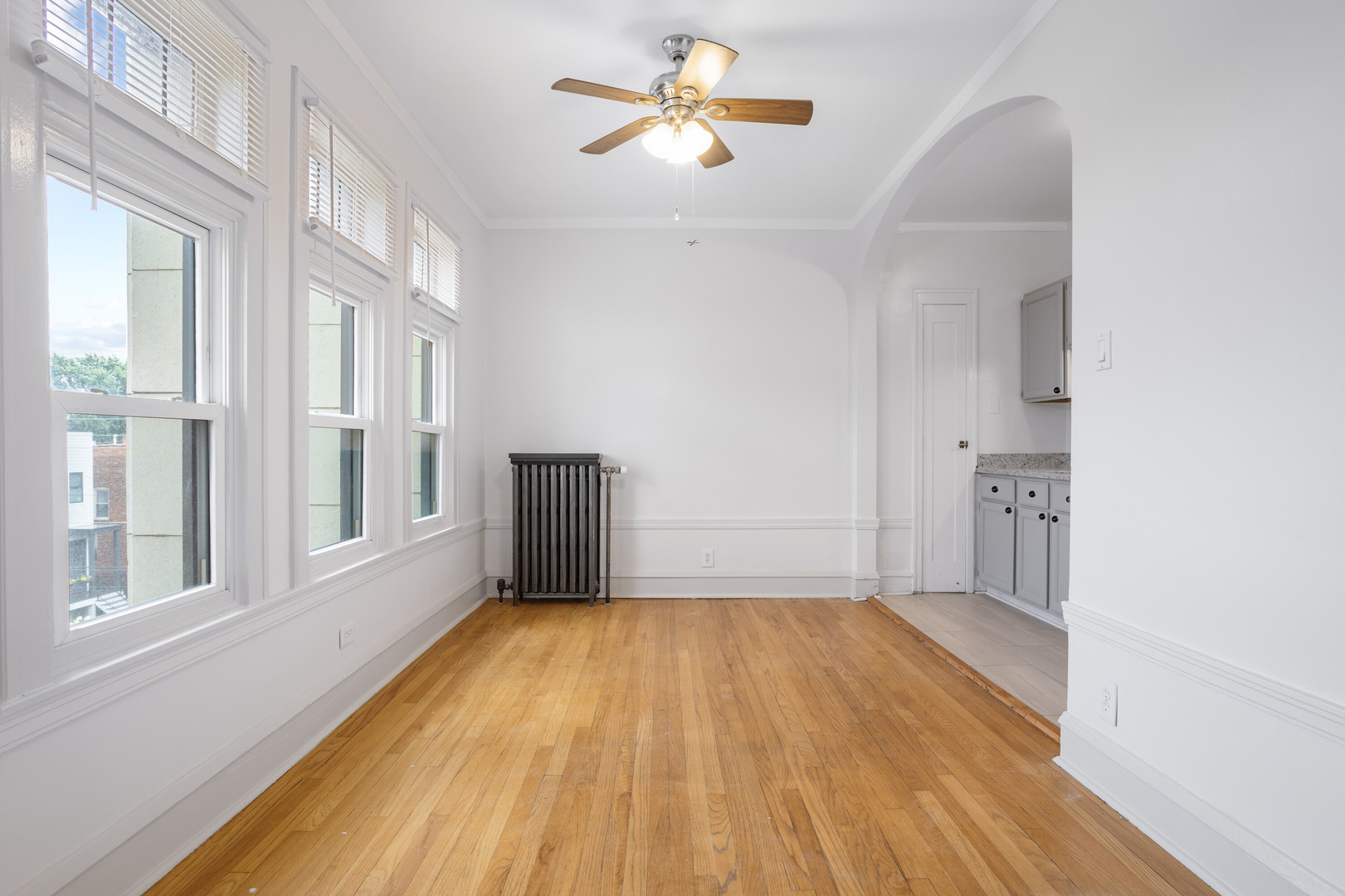 2342 N Spaulding Avenue 204