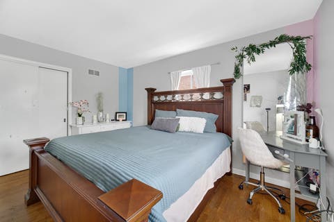 Tiny photo for 9115 N Gross Point Road, Skokie, IL 60077 (MLS # 12657668)