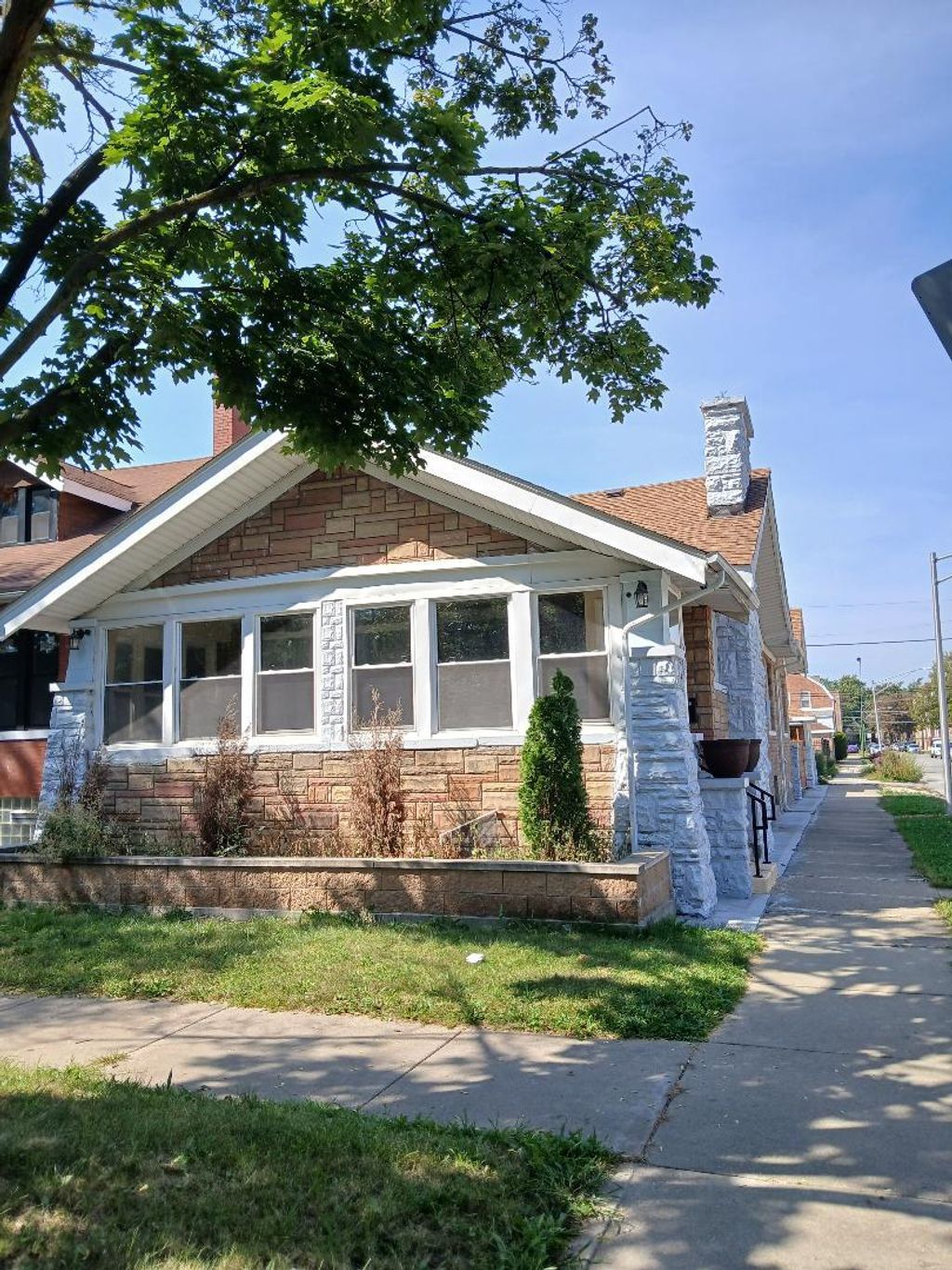 Photo for 6932 S Calumet Avenue, Chicago, IL 60637 (MLS # 12460664)