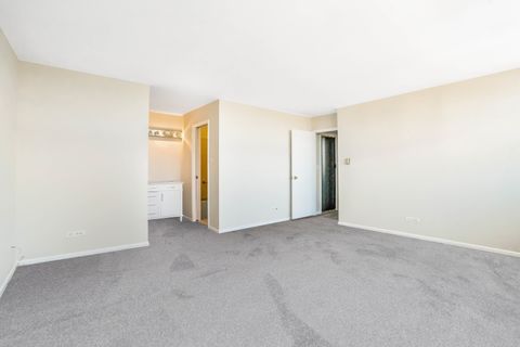 Tiny photo for 6145 N Sheridan Road #27A, Chicago, IL 60660 (MLS # 12487727)