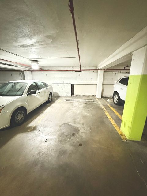 Tiny photo for 6145 N Sheridan Road #27A, Chicago, IL 60660 (MLS # 12487727)