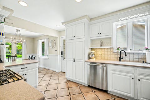 Tiny photo for 244 S Milton Avenue, Glen Ellyn, IL 60137 (MLS # 12706540)