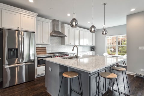 Tiny photo for 624 Parkside Court, Libertyville, IL 60048 (MLS # 12652664)