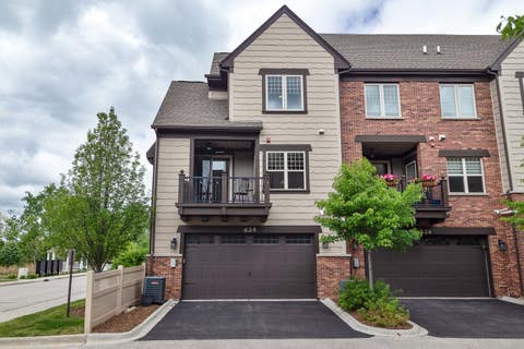 Tiny photo for 624 Parkside Court, Libertyville, IL 60048 (MLS # 12652664)