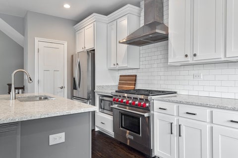 Tiny photo for 624 Parkside Court, Libertyville, IL 60048 (MLS # 12652664)