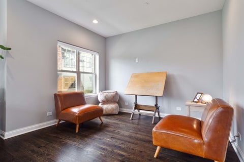 Tiny photo for 624 Parkside Court, Libertyville, IL 60048 (MLS # 12652664)